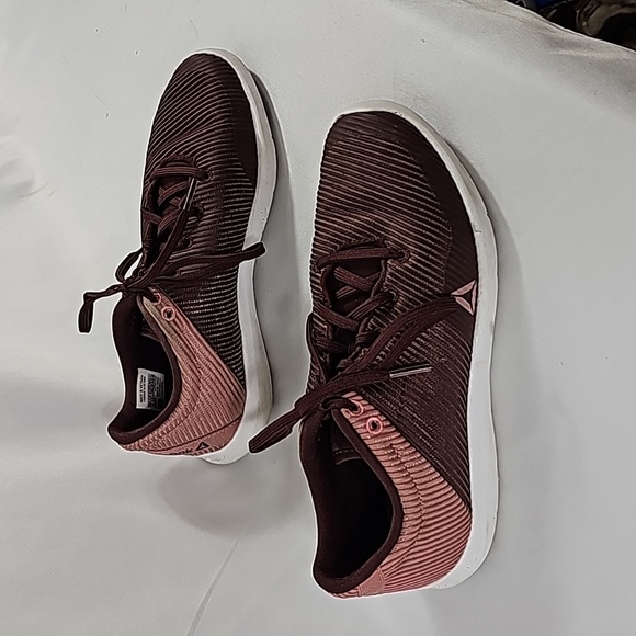 Reebok Shoes - Picture 2 of 7